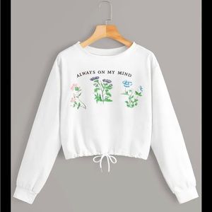 Cropped Sweater with Flowers
